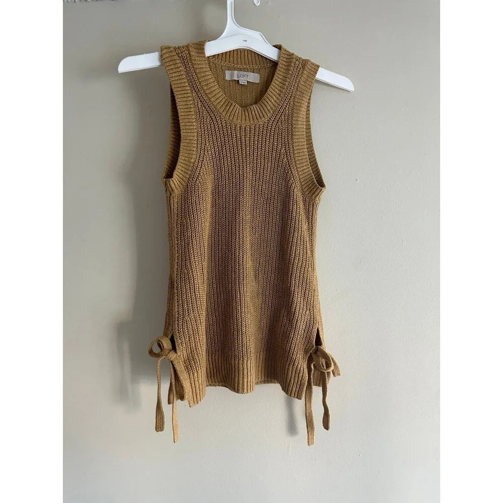 Ann Taylor LOFT sleeveless knit top size XS